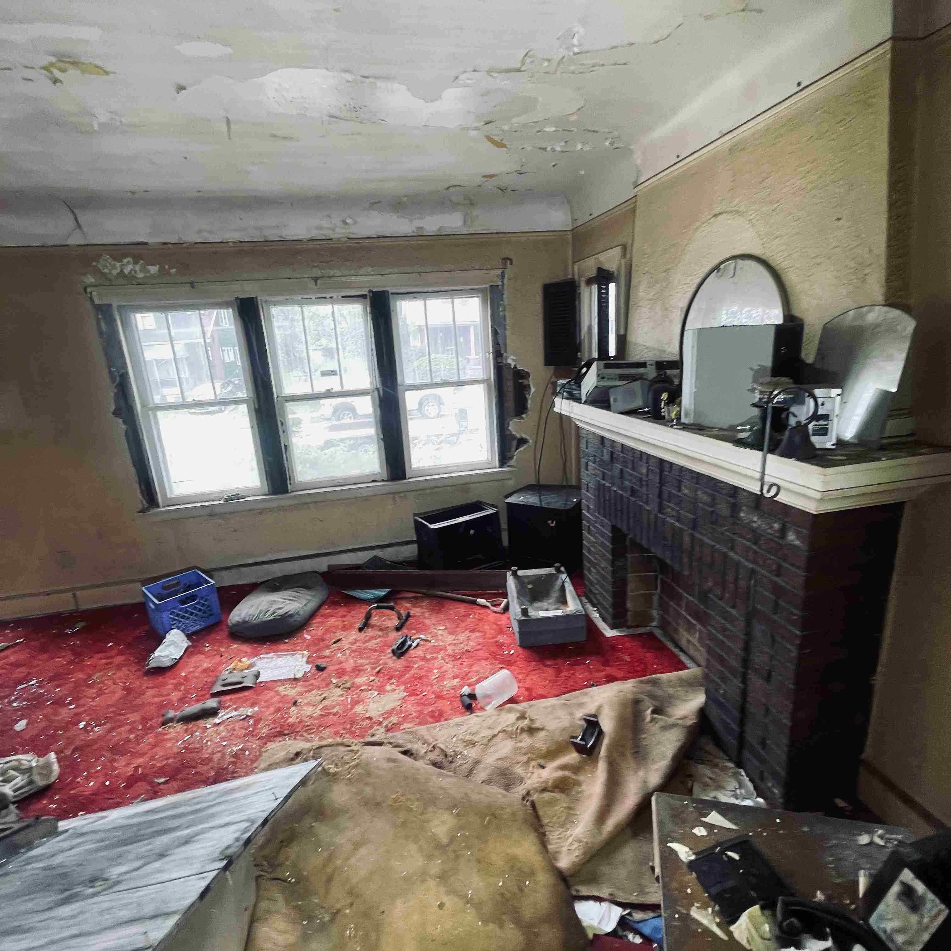 14044 Roselawn (33).jpg